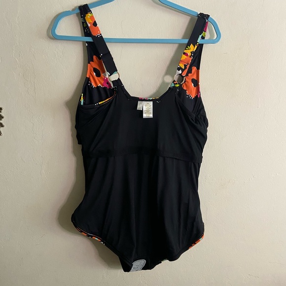 Anne Cole One Piece Swimsuit 🩱 - Picture 10 of 12